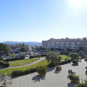 A Appartement Hyères